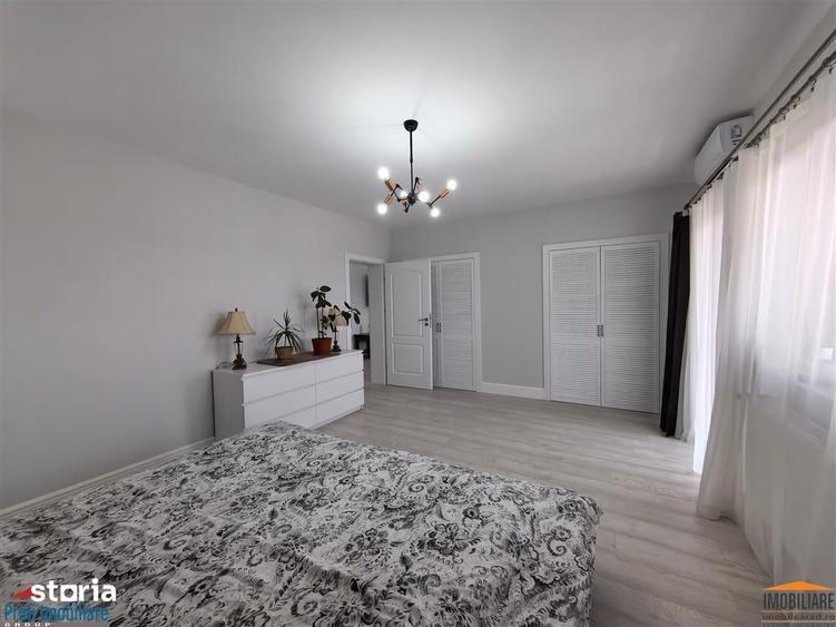 Casă cu 6 camere cu Teren 1523 Mp în Livada
