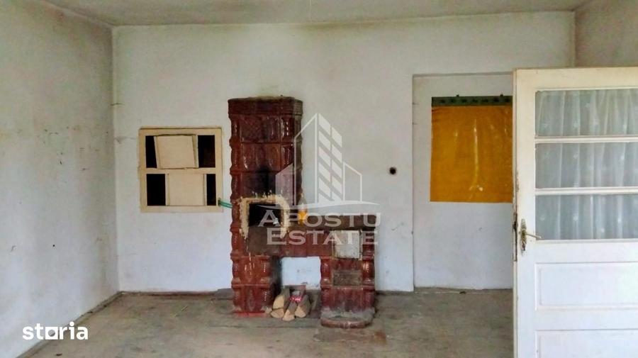 Casă cu 4 camere cu Teren 1079 Mp în Vârfurile