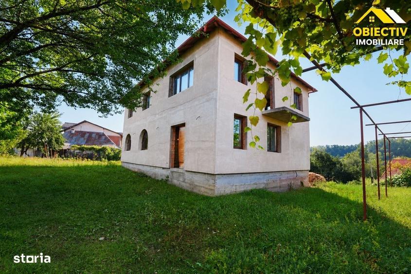 Casă cu 4 camere cu Teren 1078 Mp în Borlești