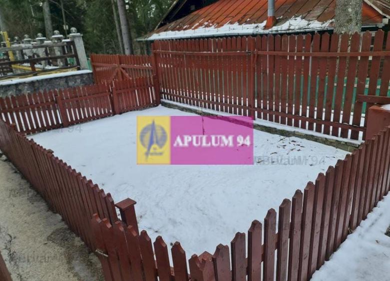 Casă individuală cu 9 camere cu Canalizare în Cumpătu