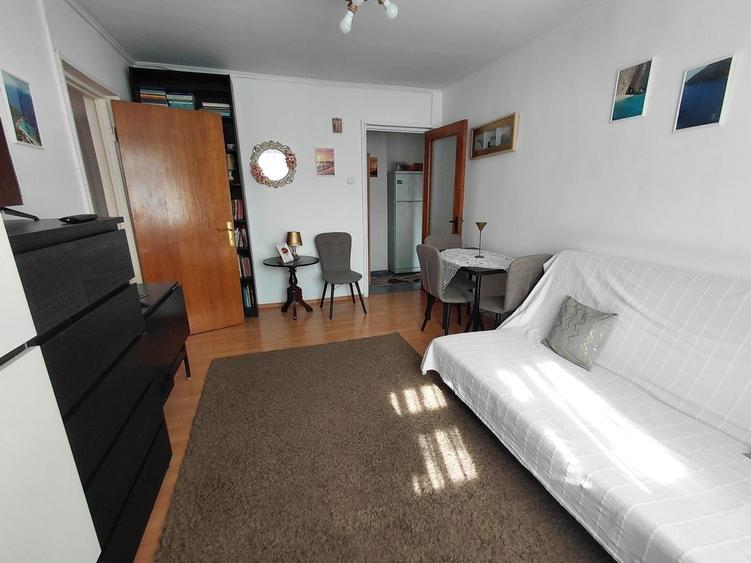 Apartament cu 2 camere semidecomandat, mobilat în Doamna Ghica