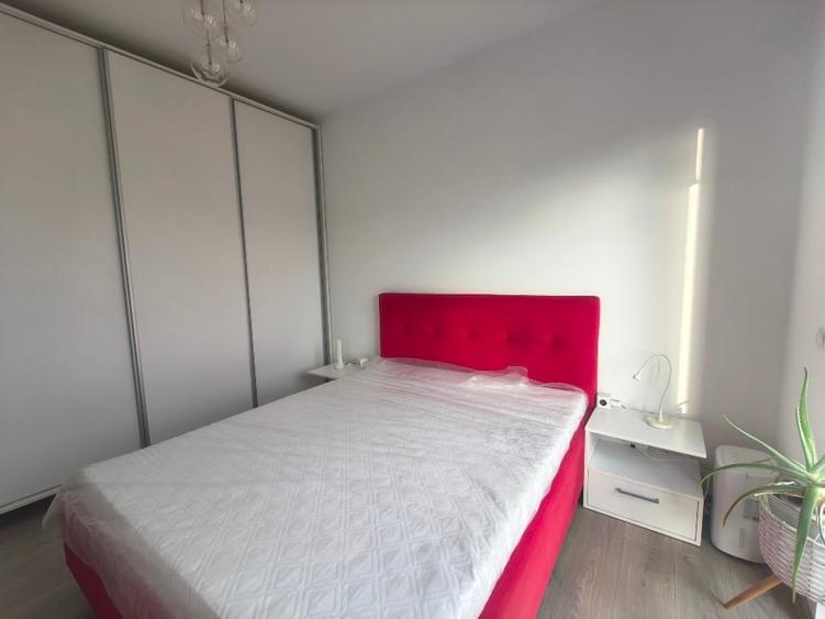 Apartament cu 3 camere semidecomandat, mobilat în Giroc