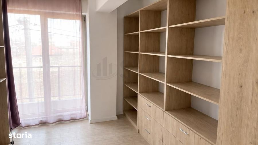 Apartament cu 3 camere decomandat în Victoriei