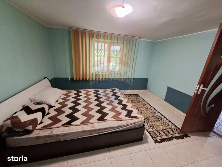 Casă cu 4 camere cu Teren 1088 Mp în Răcăciuni