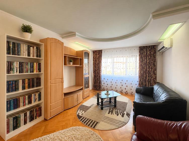 Apartament cu 3 camere decomandat, mobilat în Nicolina