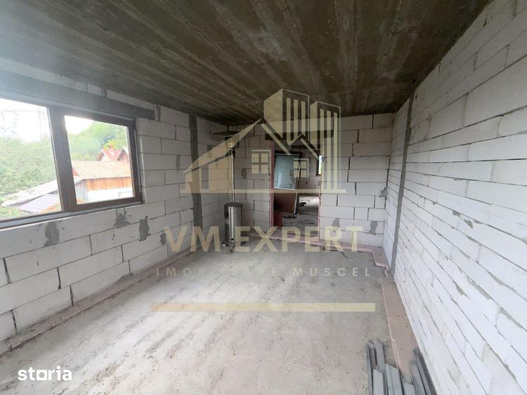 Casă cu 6 camere cu Teren 5736 Mp în Lerești