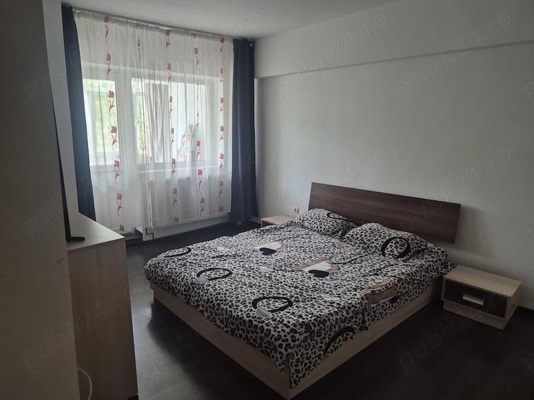 Apartament 2 camere foarte spatios, zona centrala Pucioasa - 8