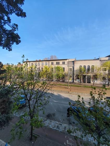 Cladire istorica, 175mp-5 camere, etaj 1,  1538Euro/ mp ,  zona Sinaia - 11