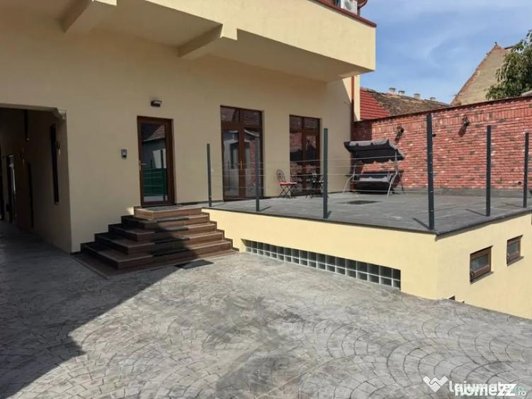 Spațiu comercial, de 270 mp, în Ultracentral