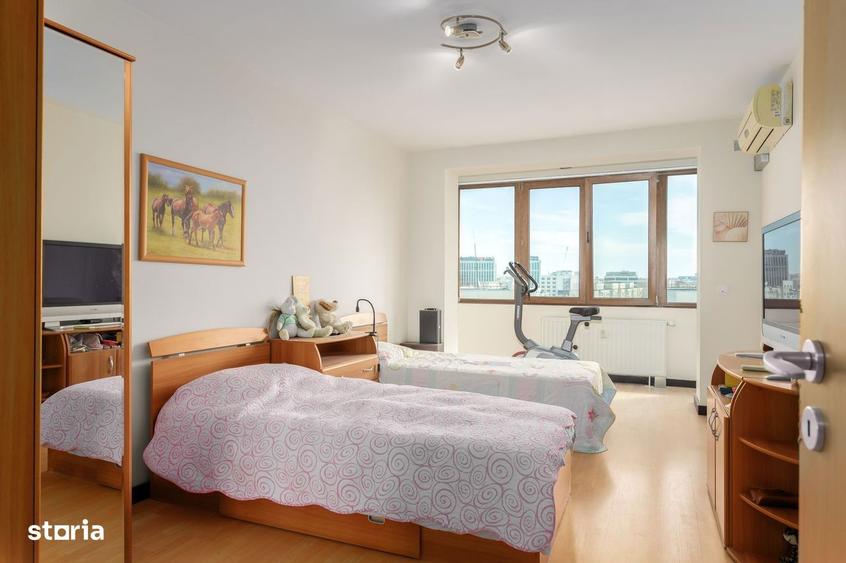 Apartament cu 3 camere în Tineretului