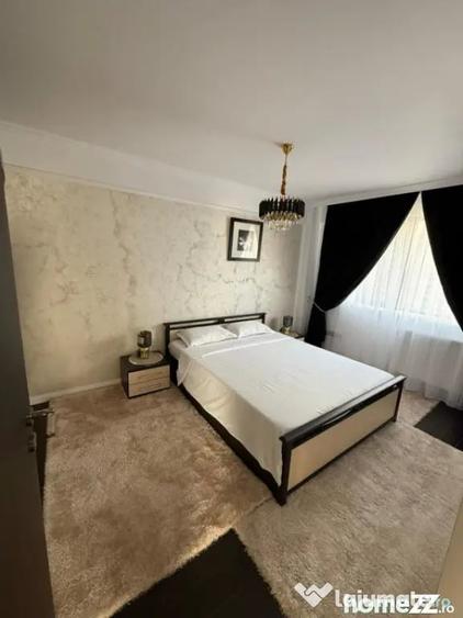 Apartament cu 5 camere decomandat în 1 Mai