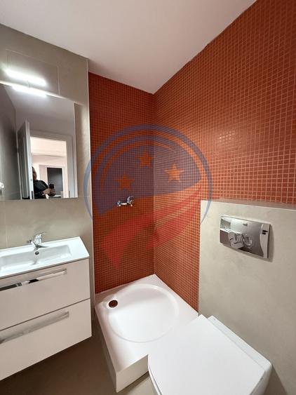 Apartament cu 4 camere decomandat în 1 Mai
