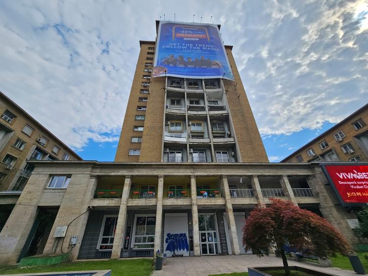 Apartament cu 3 camere semidecomandat în Națiunile Unite