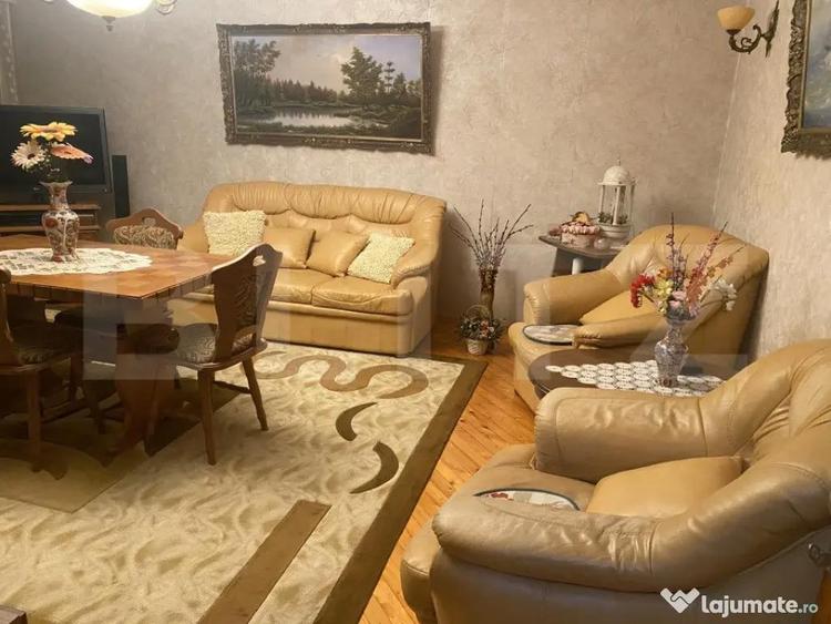 Casă cu 5 camere cu Teren 1000 Mp în Central