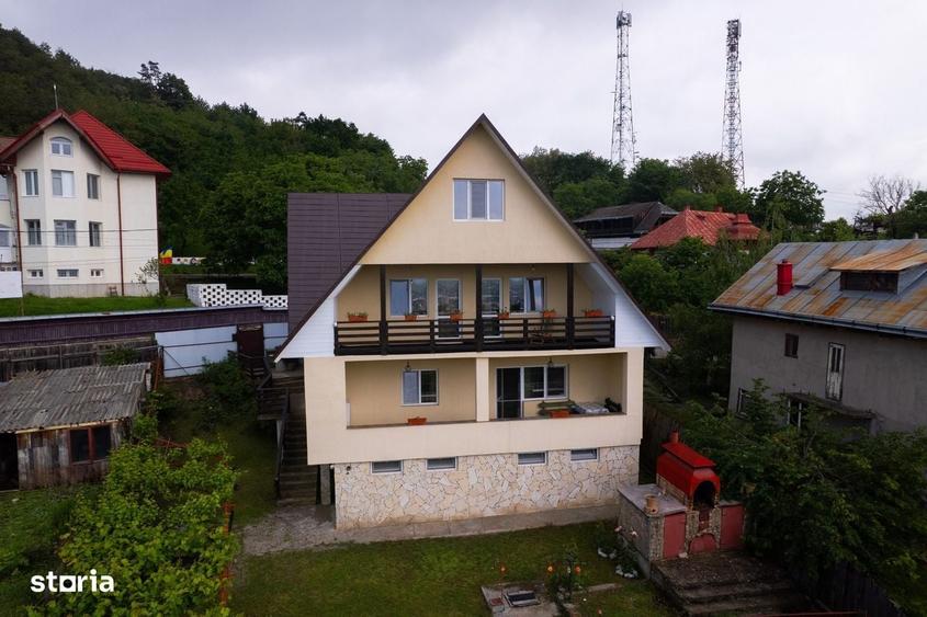 Casă cu 4 camere în Central