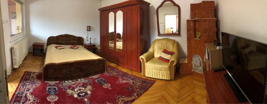 Casă cu 3 camere semidecomandat în Central