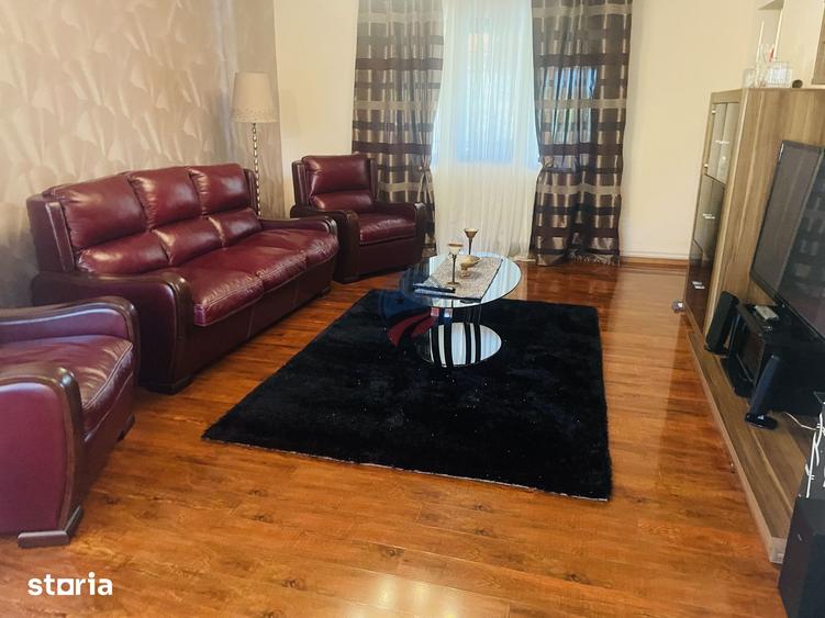Casă cu 5 camere cu Teren 500 Mp în Șimnicu de Sus