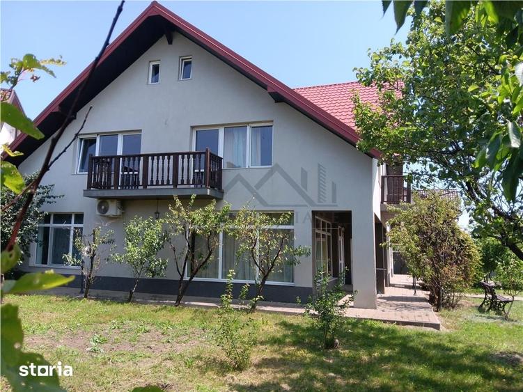 Casă cu 10 camere cu Teren 750 Mp în Rediu