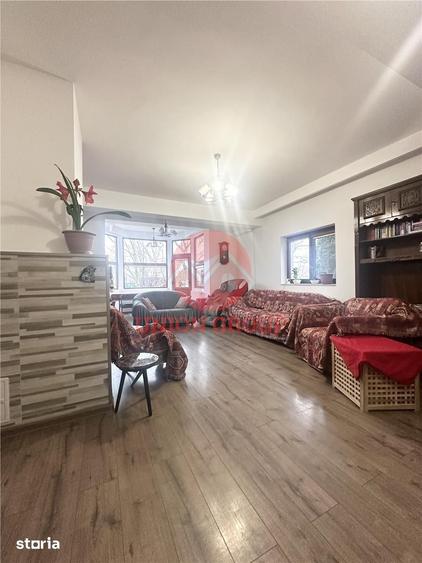 Casa Spatioasa cu Teren de 1000 mp | Poiana - 14