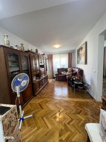 Apartament cu 3 camere în Est