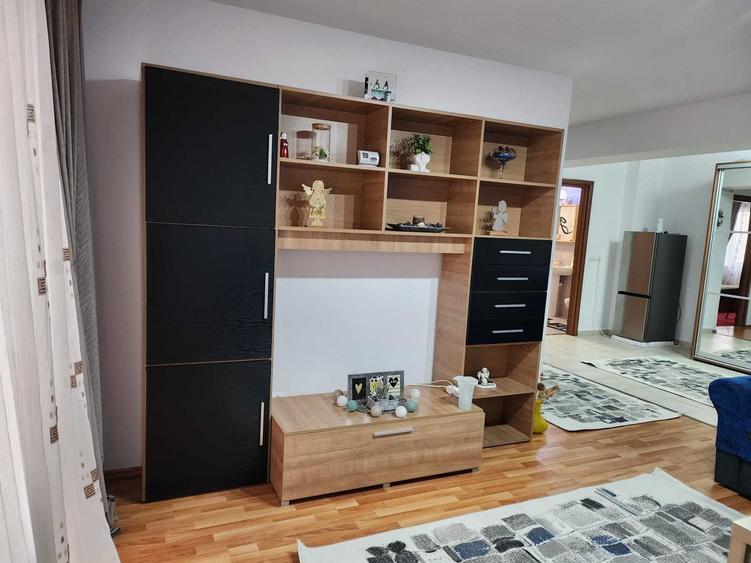 Apartament cu 2 camere decomandat în Vitan