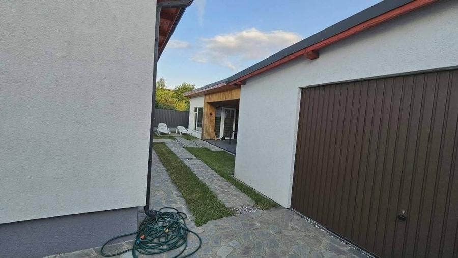 Casă cu 3 camere în Central
