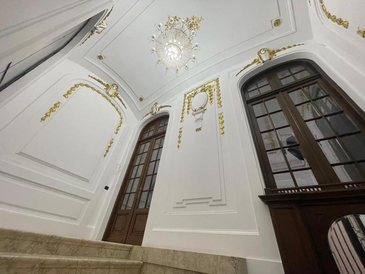 Casă cu 21 camere cu Teren 431 Mp în Grădina Icoanei