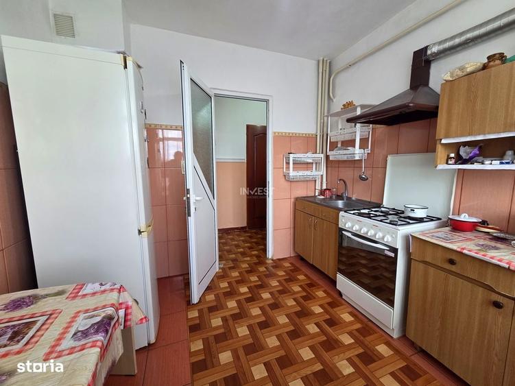 Apartament cu 3 camere decomandat în Alexandru cel Bun