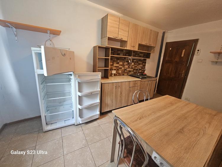 Apartament cu 2 camere semidecomandat în Lunei