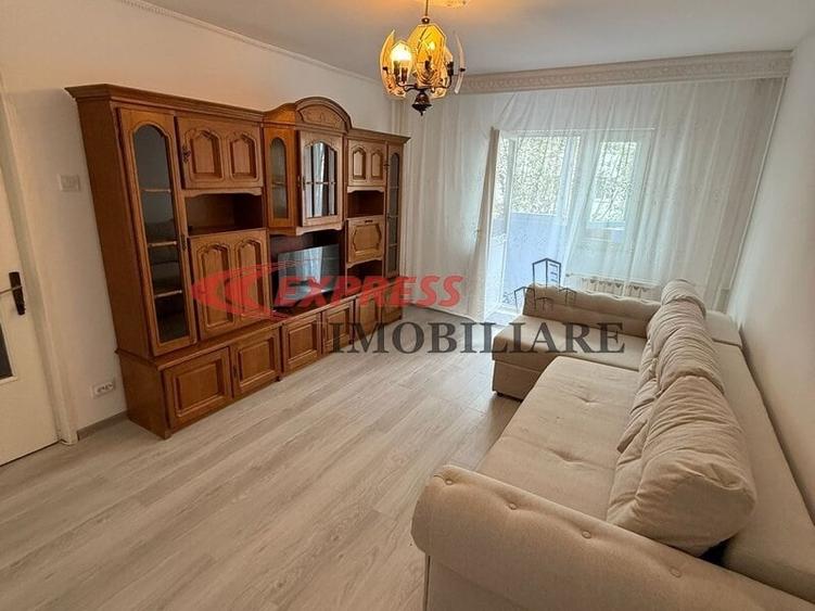 Apartament cu 3 camere decomandat în Dristor
