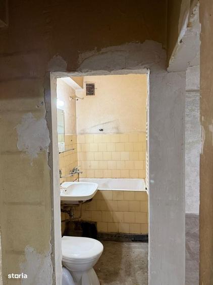 Apartament cu 3 camere semidecomandat în Domenii