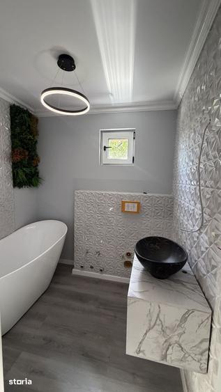 Apartament cu 5 camere în Sud