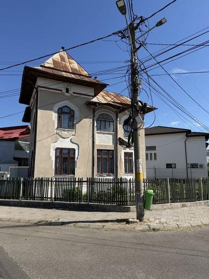 Casă cu 4 camere în Central