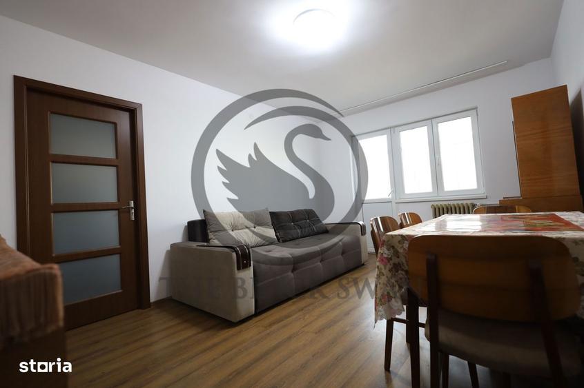 Apartament cu 3 camere semidecomandat în Nord