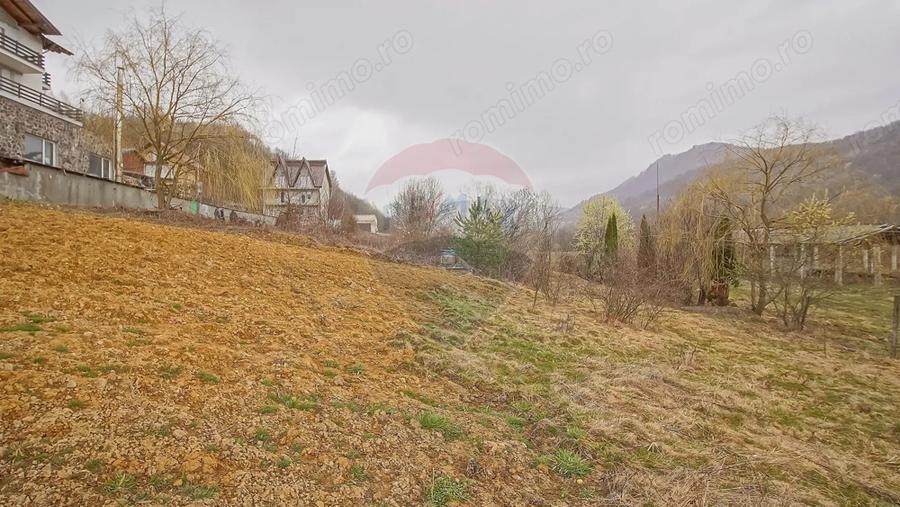 Teren de 656 mp, în Cheile Râșnoavei