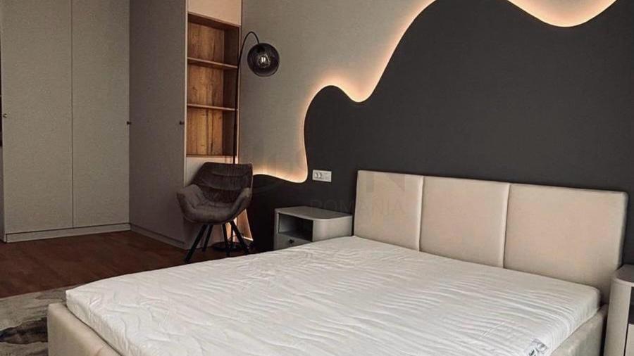 Apartament cu 3 camere semidecomandat, mobilat în Băneasa