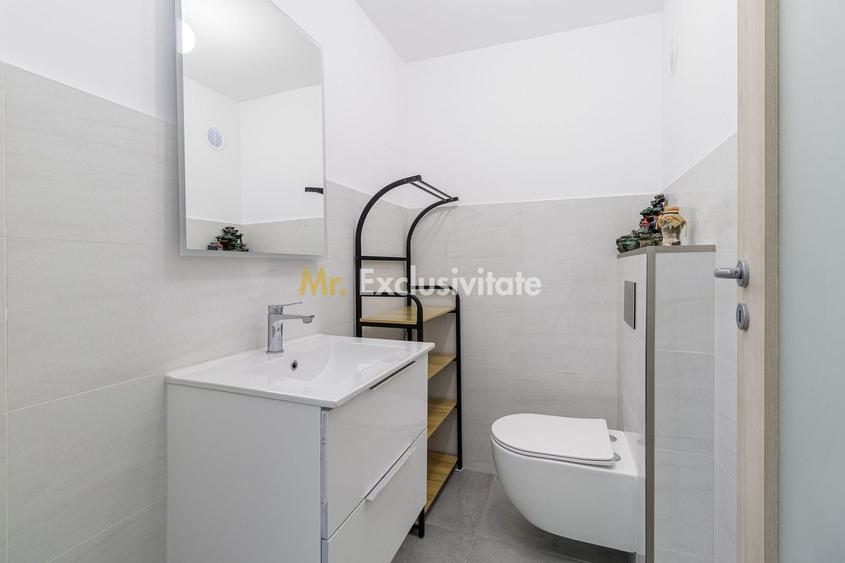 Casă cu 8 camere cu Piscina în Bănești