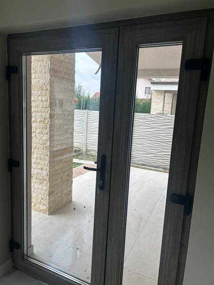 Casă individuală cu 6 camere decomandat cu Canalizare în Girocului
