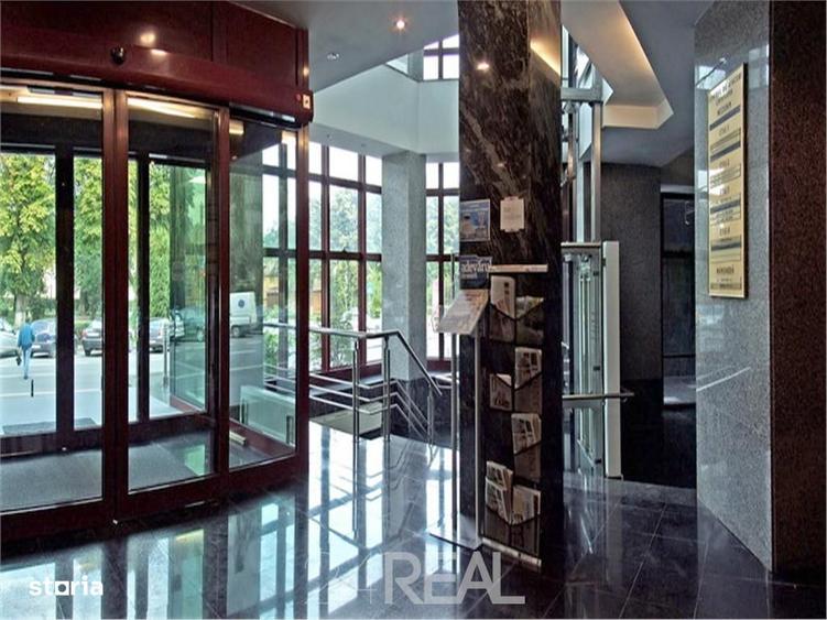 Spațiu comercial, de 100 mp, în Central