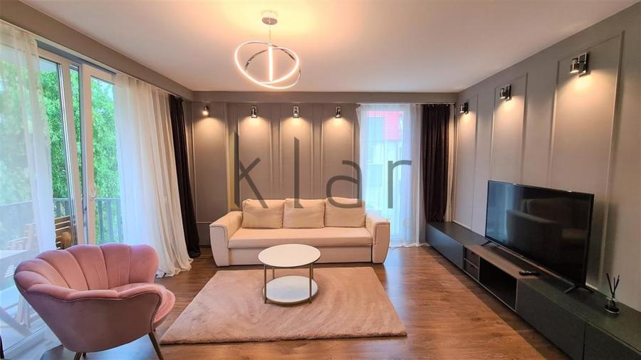 Apartament cu 2 camere semidecomandat, mobilat în Bună Ziua