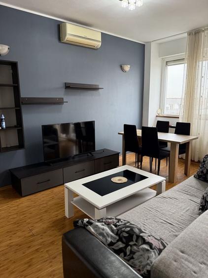 Apartament cu 3 camere decomandat în UTA