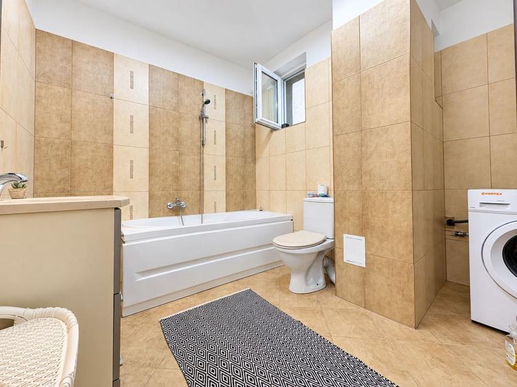 Apartament cu 3 camere decomandat, mobilat în Lipovei
