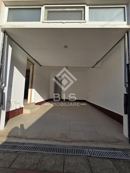 Duplex cu 4 camere cu Canalizare în Sud