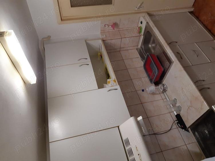 Apartament cu 3 camere decomandat în Micro 14