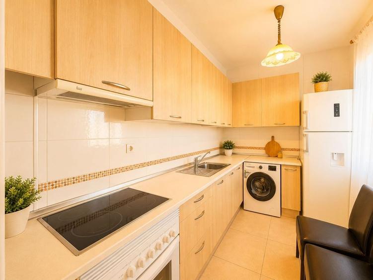 Apartament cu 2 camere semidecomandat, mobilat în Gheorgheni