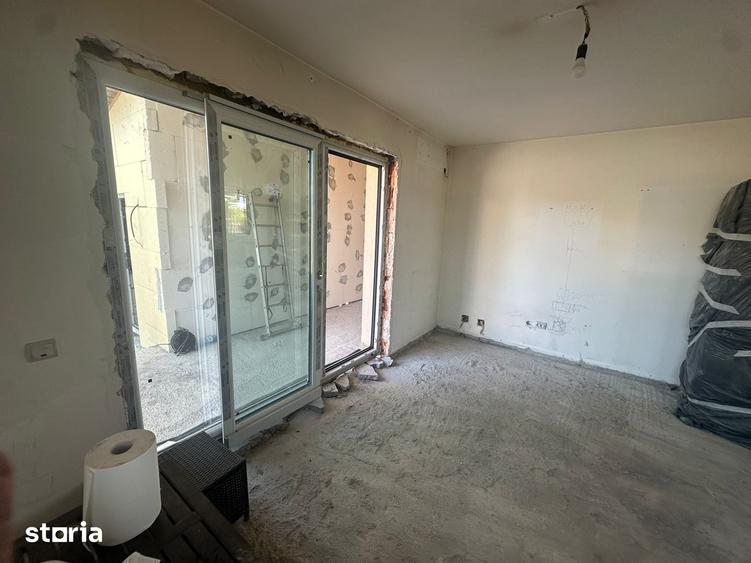 Casă cu 6 camere cu Teren 467 Mp în Crevedia