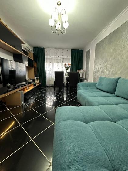 Apartament cu 3 camere decomandat, mobilat în Radu Negru