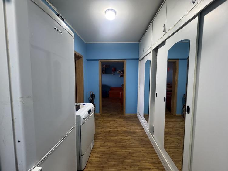 Apartament cu 2 camere decomandat, mobilat în Vitan