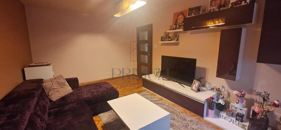 Apartament cu 4 camere decomandat în Aradului