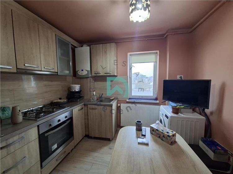 Apartament cu 2 camere semidecomandat în Calea București